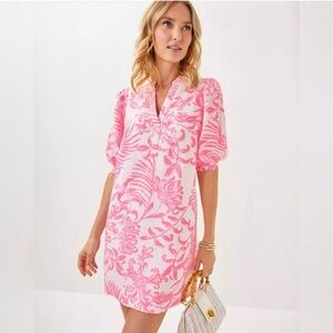 NWT Lilly Pulitzer Rousseau Pink Glisten in the Sun
Mialeagh Elbow Sleeve Dress